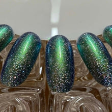 Load image into Gallery viewer, Howl: Spring Small Batch
